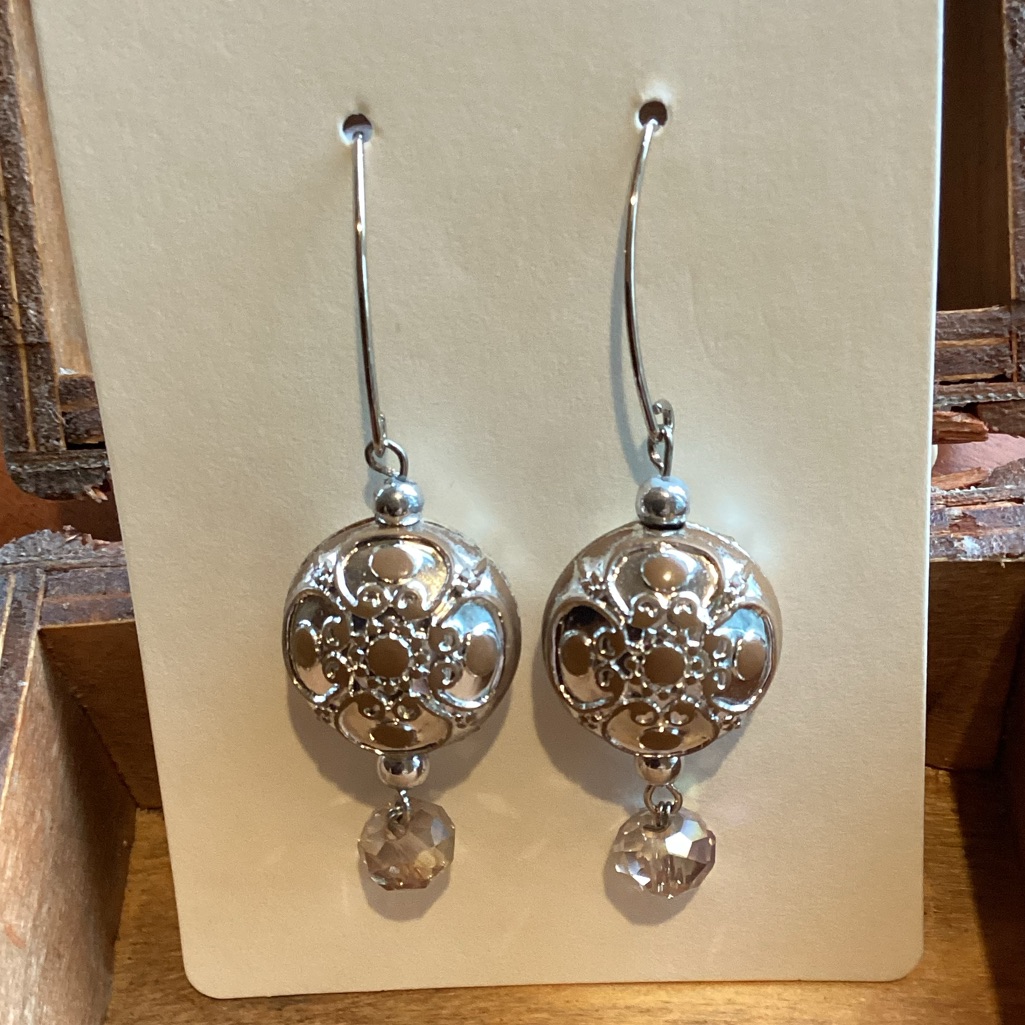 Earrings 8$